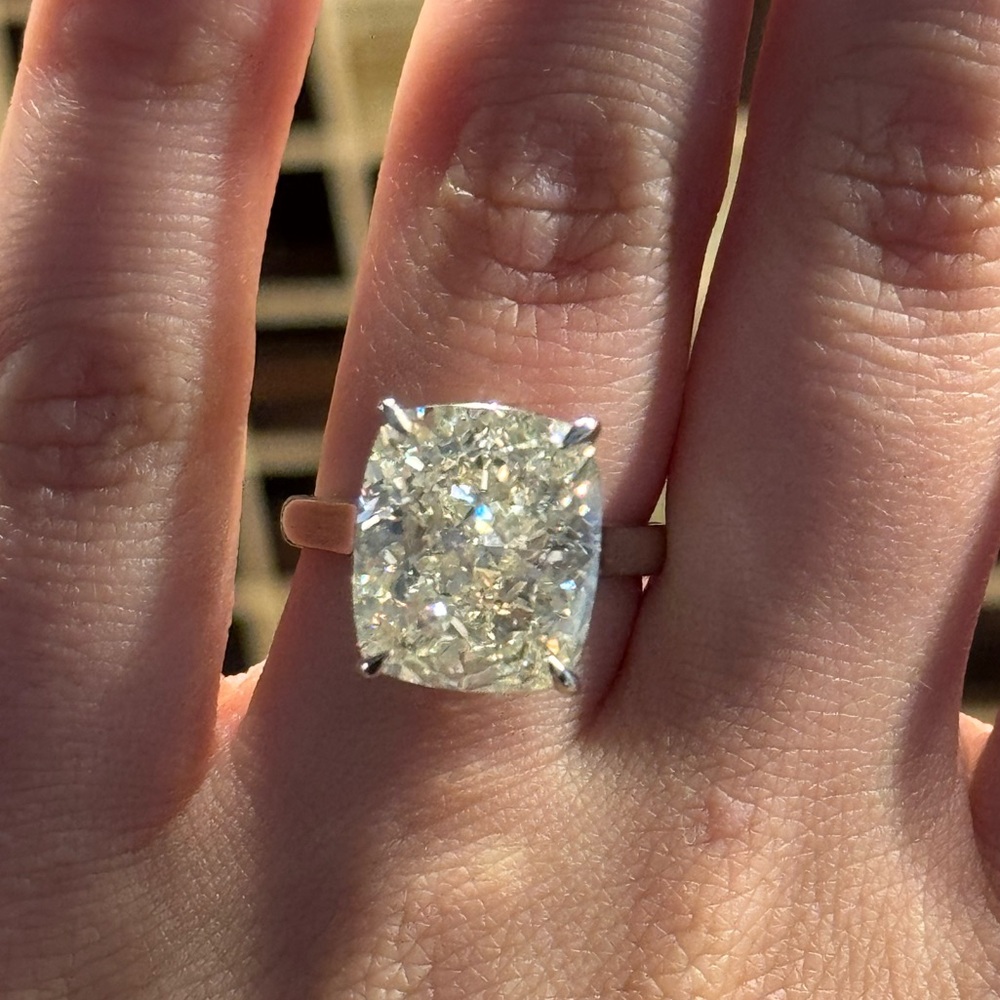 8ct Brilliant Cut Ring